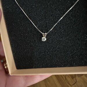 .25- 14K WG Diamond pendant Necklace EUC